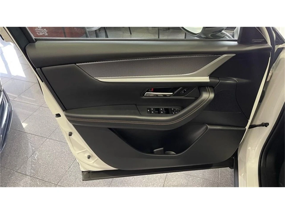 2025 Mazda CX-7 - Image 23 of 31