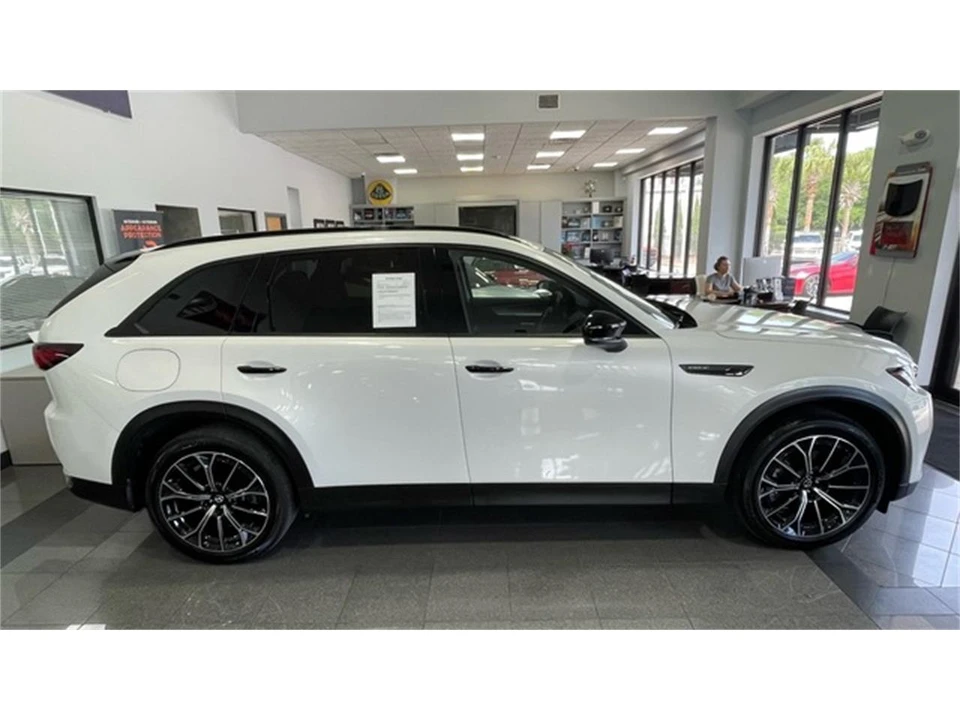 2025 Mazda CX-7 - Image 6 of 31