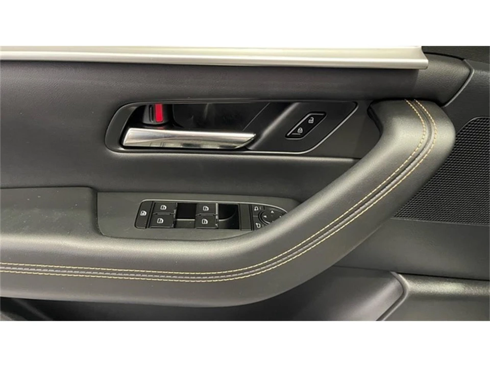 2025 Mazda CX-7 - Image 24 of 31