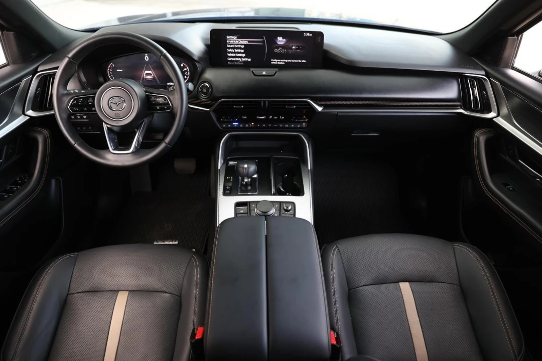 2025 Mazda CX-70 - Image 2 of 21