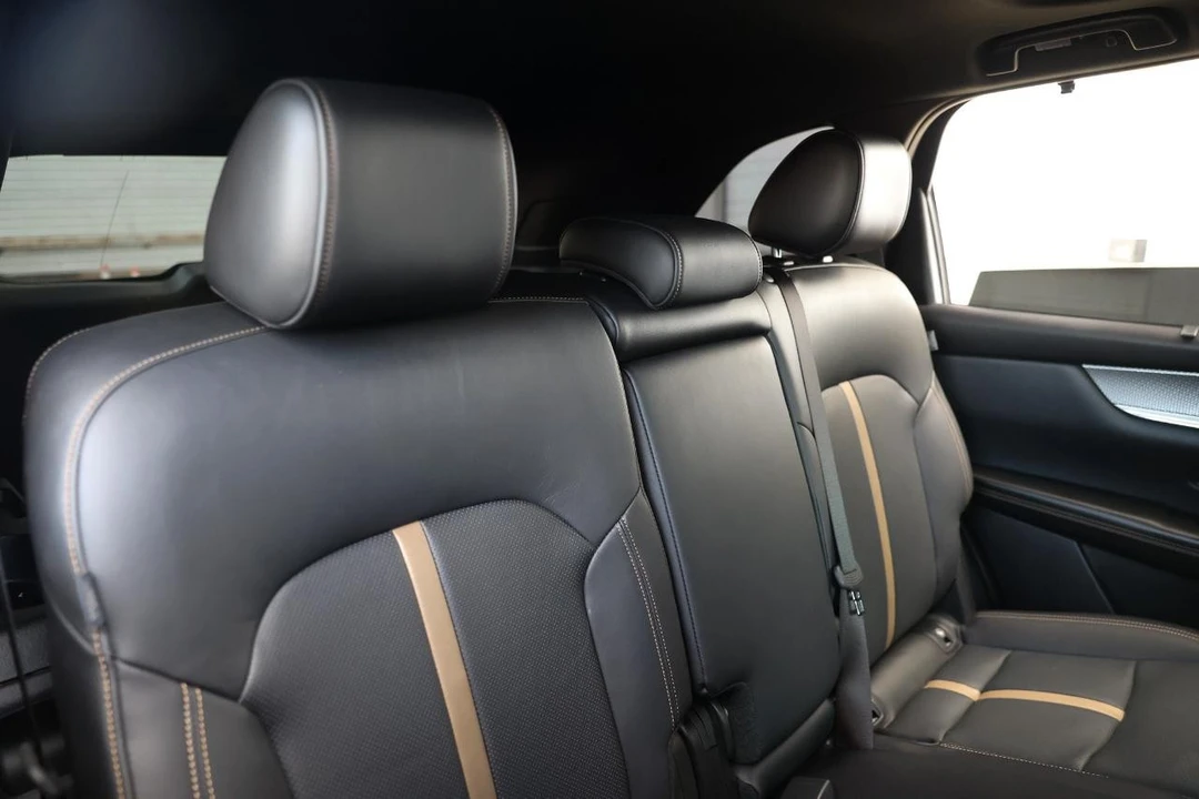 2025 Mazda CX-70 - Image 16 of 21