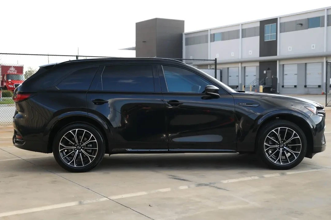 2025 Mazda CX-70 - Image 11 of 21