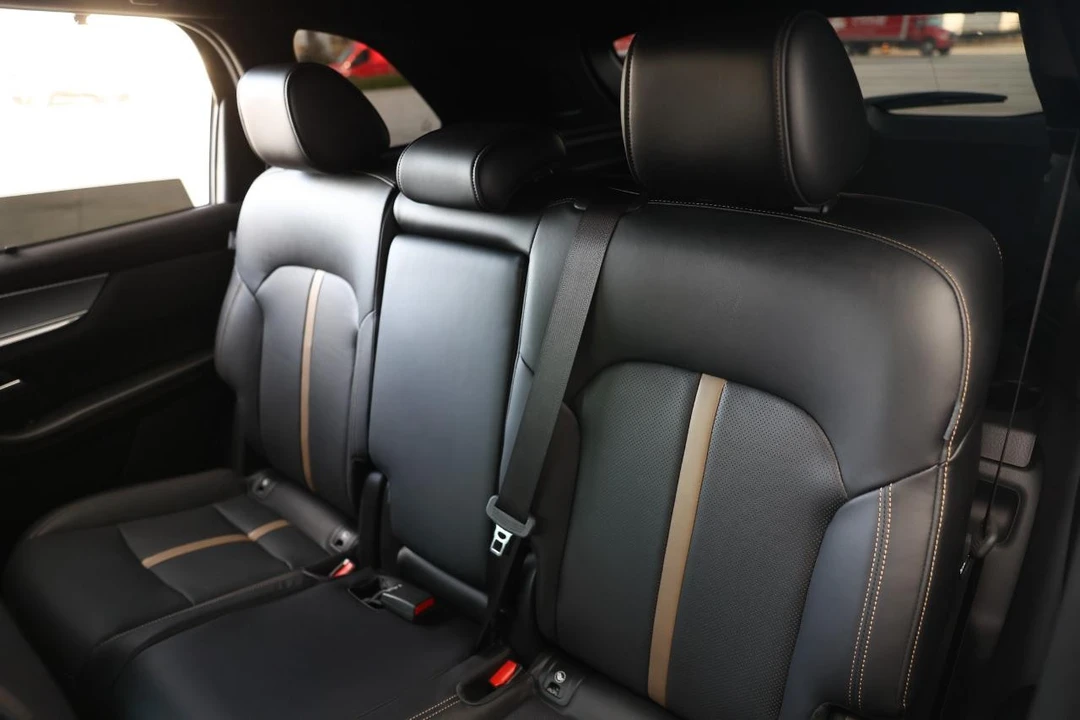 2025 Mazda CX-70 - Image 10 of 21