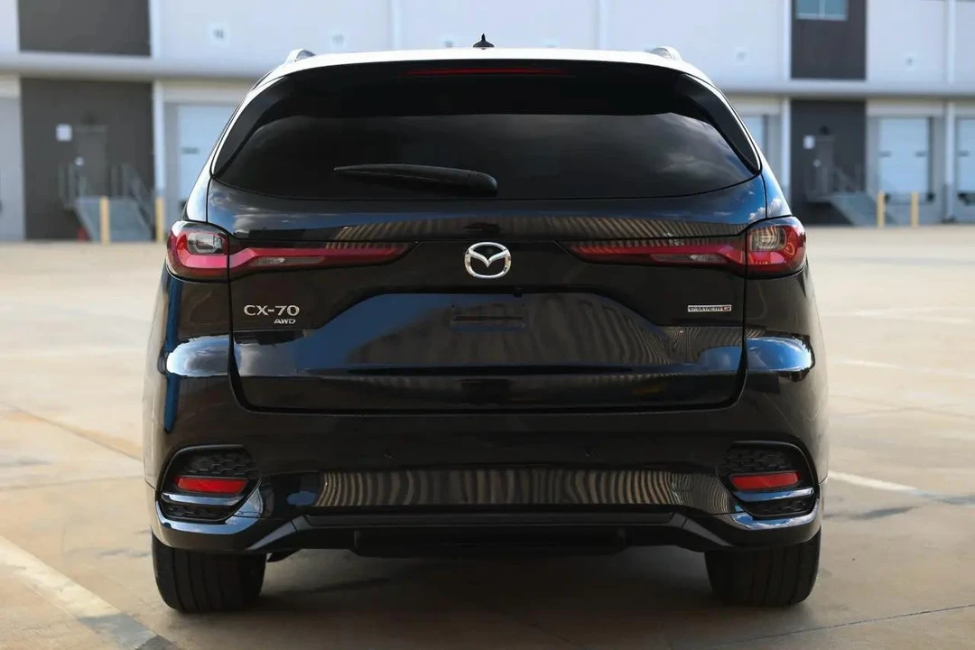 2025 Mazda CX-70 - Image 9 of 21