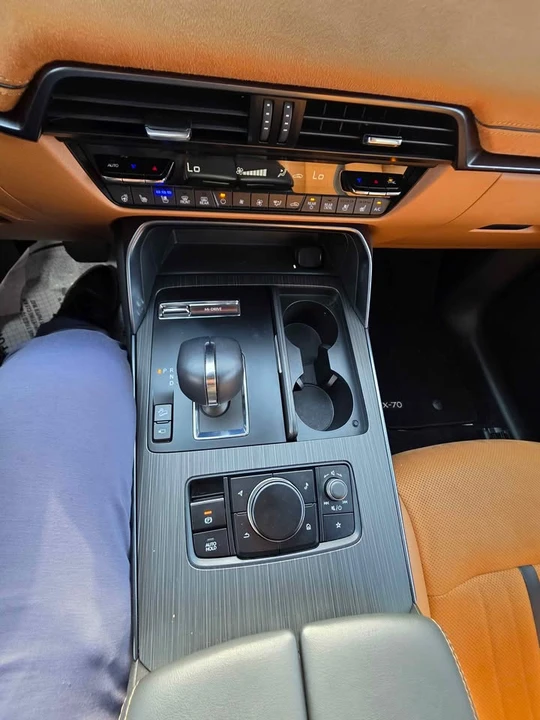 2025 Mazda CX-70 - Image 8 of 13