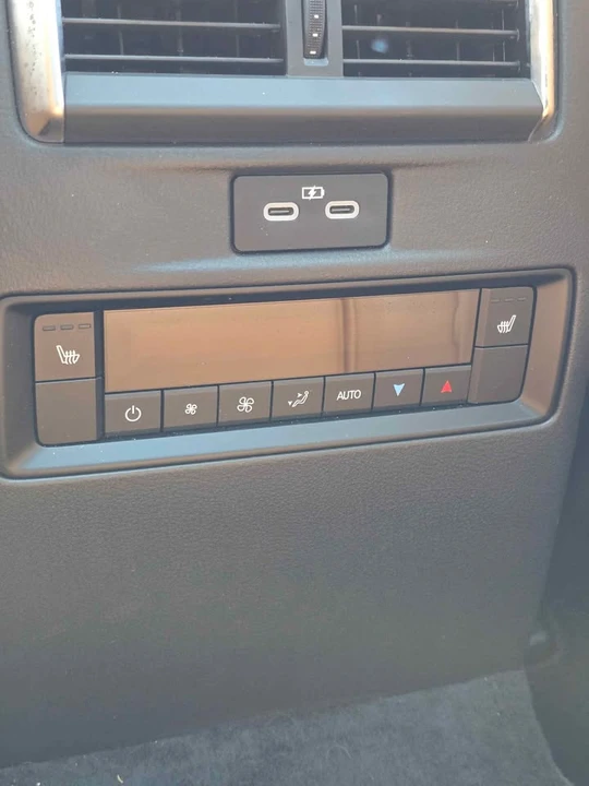 2025 Mazda CX-70 - Image 11 of 13