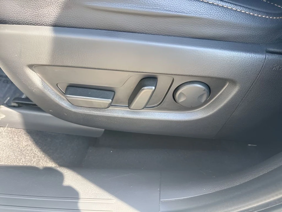 2025 Mazda CX-70 - Image 10 of 31