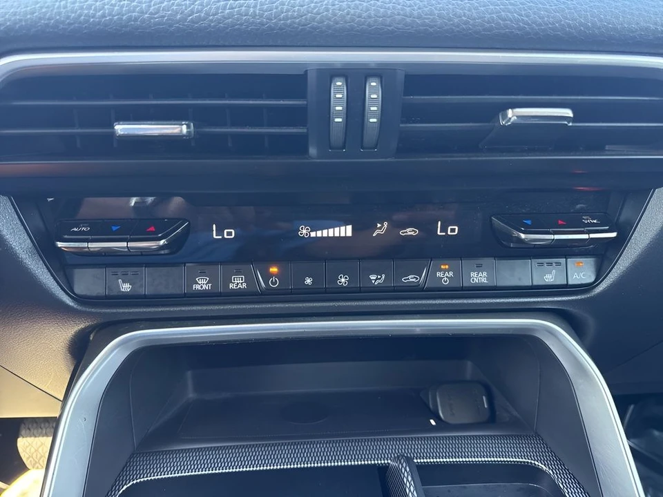 2025 Mazda CX-70 - Image 20 of 31