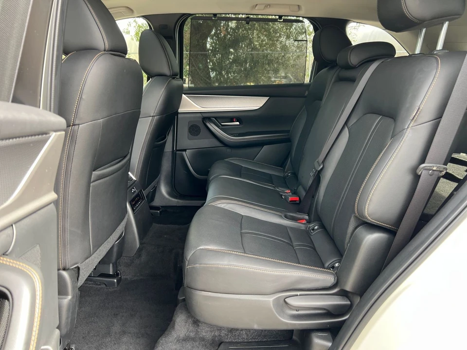 2025 Mazda CX-70 - Image 24 of 31