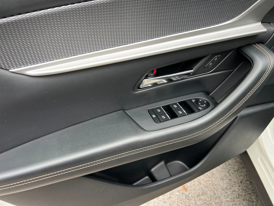 2025 Mazda CX-70 - Image 15 of 31