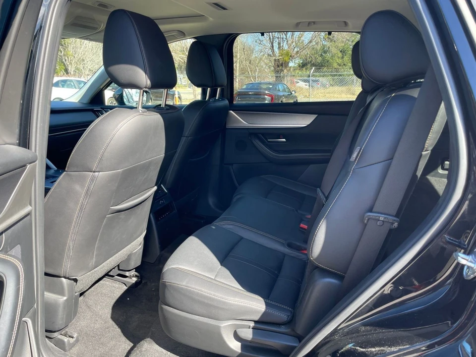 2025 Mazda CX-70 - Image 23 of 31