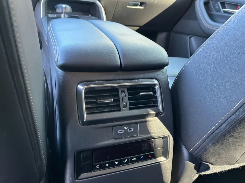2025 Mazda CX-70 - Image 20 of 31