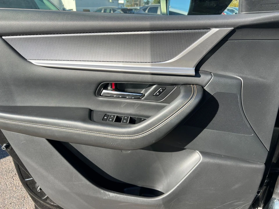 2025 Mazda CX-70 - Image 18 of 31
