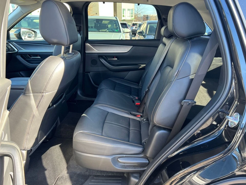 2025 Mazda CX-70 - Image 24 of 31