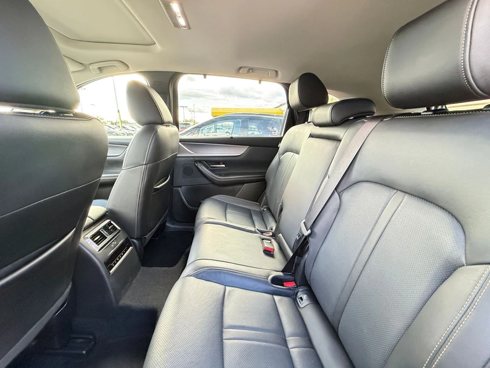 2025 Mazda CX-70 - Image 29 of 31