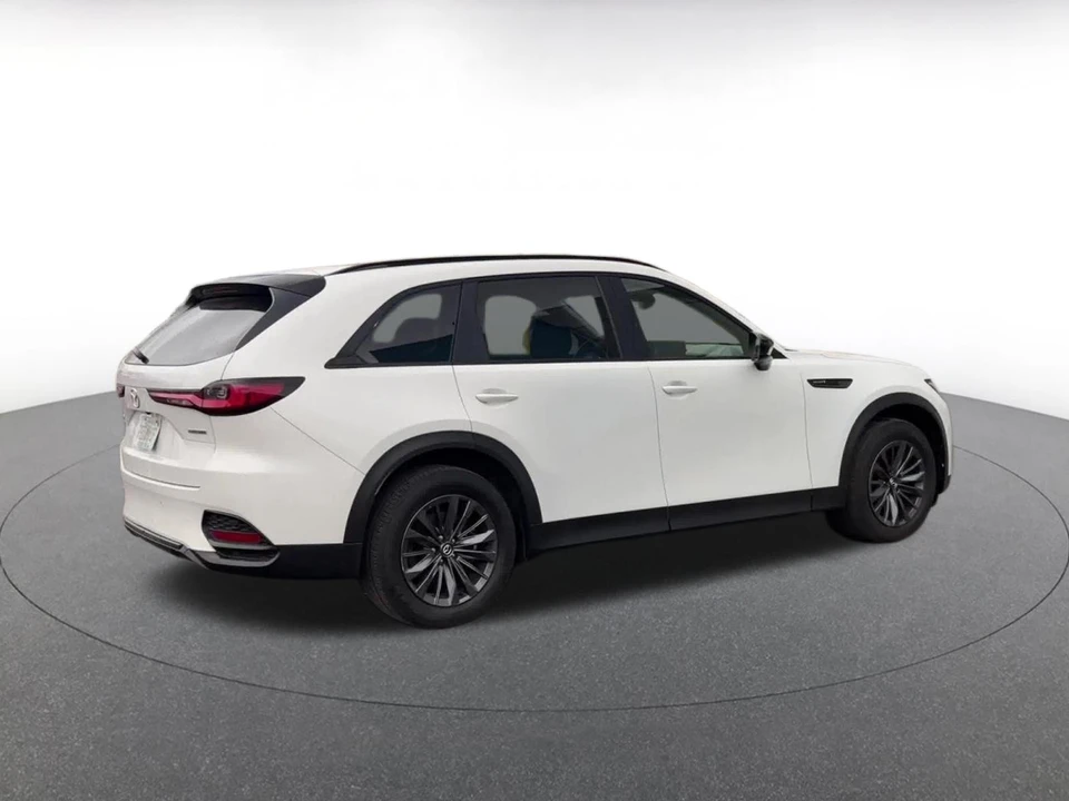 2025 Mazda CX-70 - Image 13 of 31