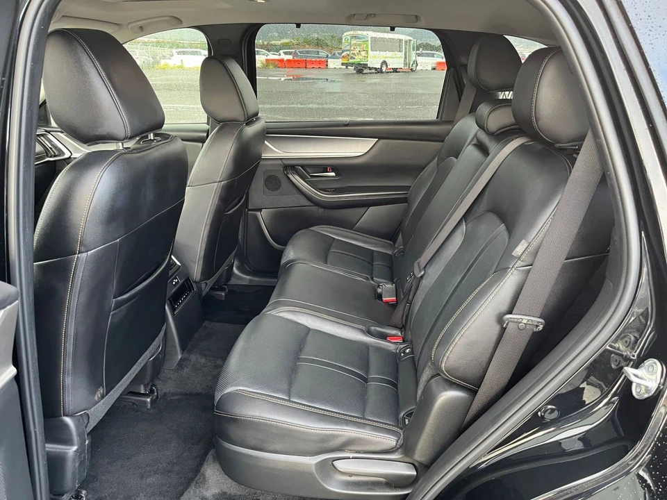 2025 Mazda CX-70 - Image 17 of 31