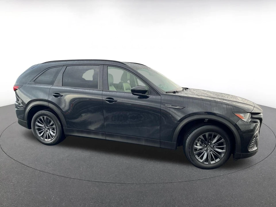 2025 Mazda CX-70 - Image 12 of 31