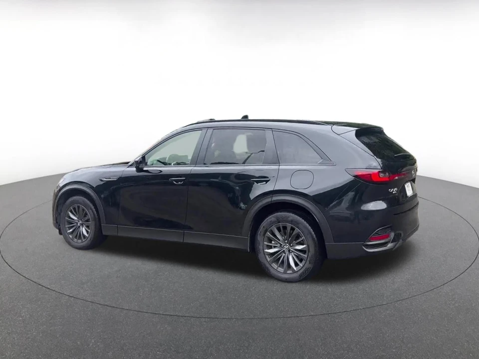 2025 Mazda CX-70 - Image 11 of 31