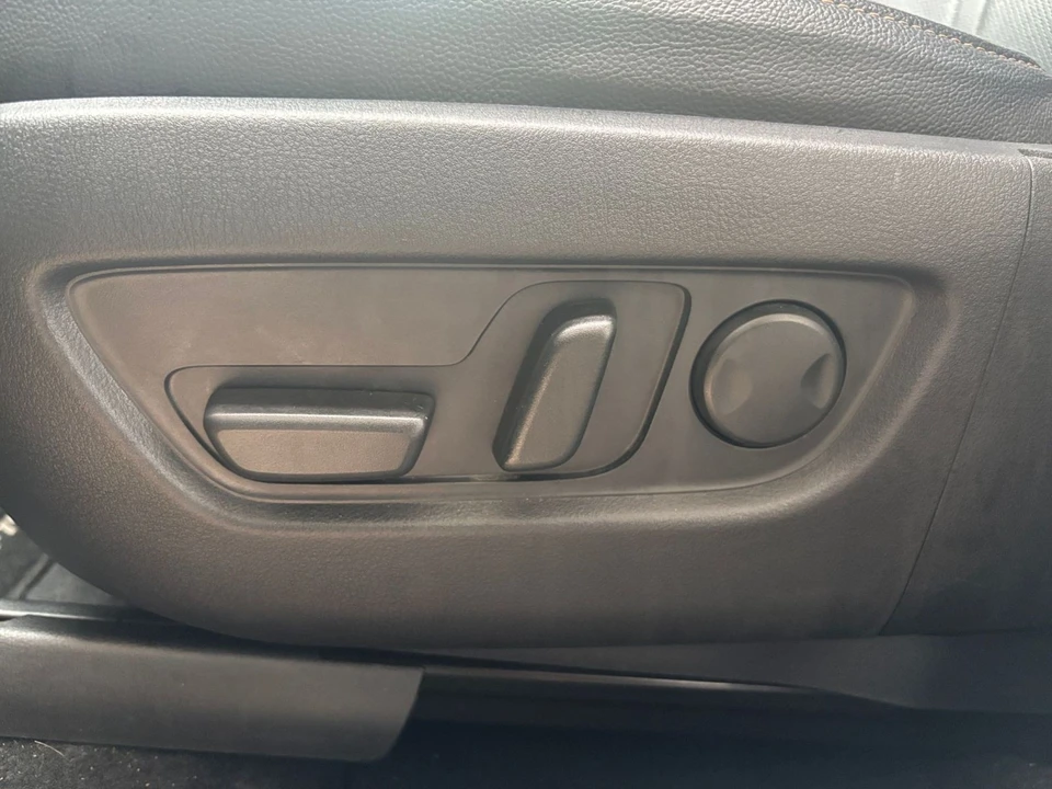 2025 Mazda CX-70 - Image 24 of 31