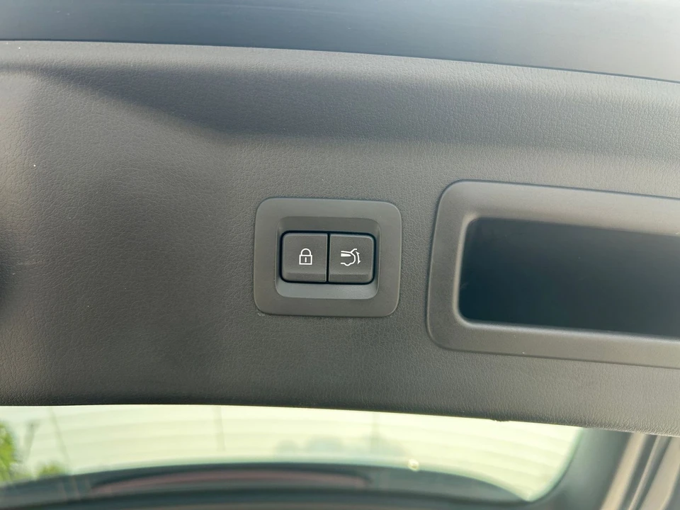 2025 Mazda CX-70 - Image 21 of 31