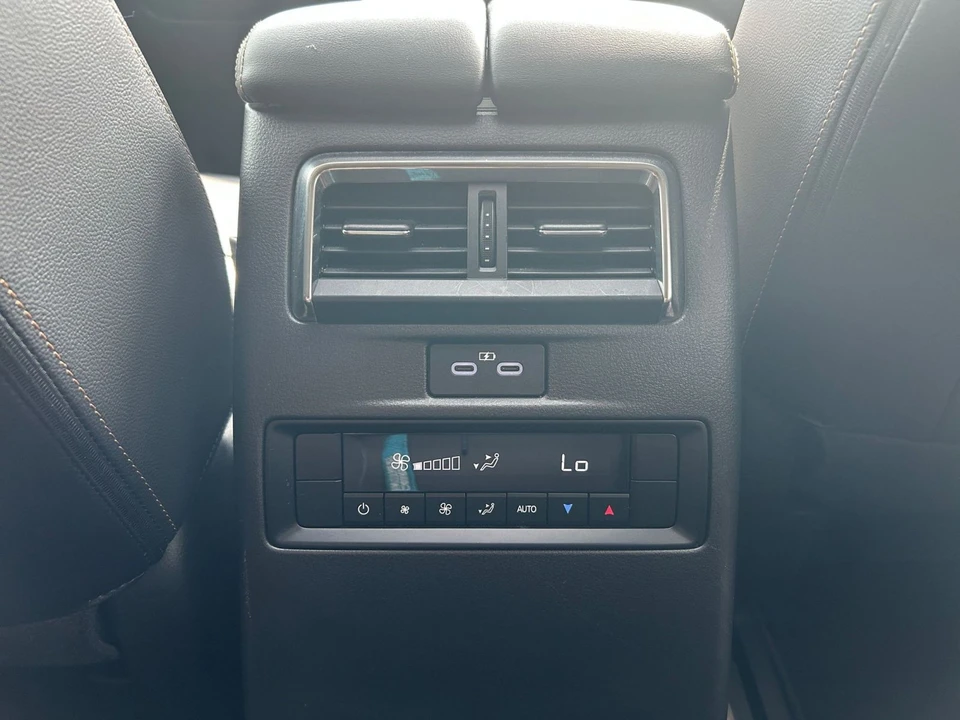 2025 Mazda CX-70 - Image 22 of 31