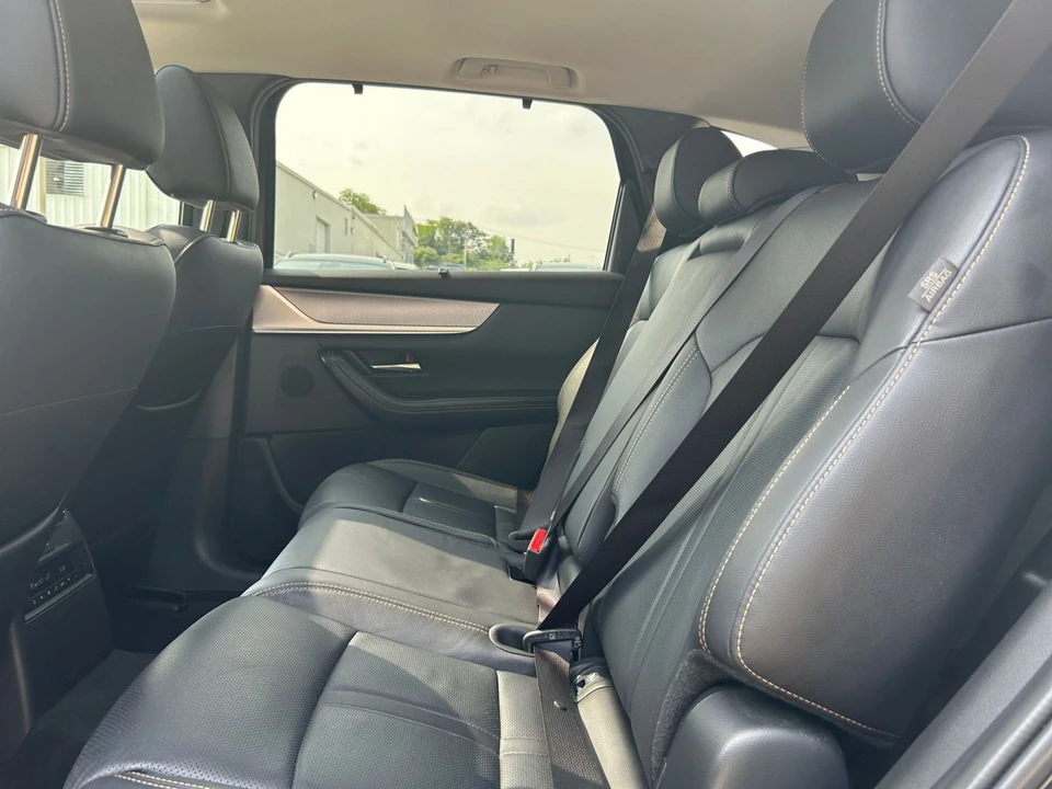 2025 Mazda CX-70 - Image 24 of 31