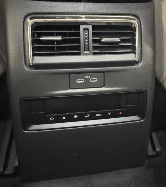 2025 Mazda CX-70 - Image 25 of 29
