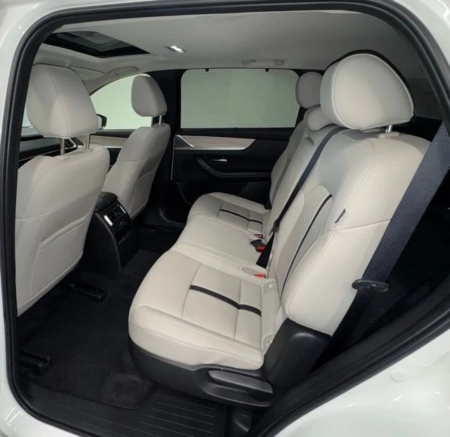 2025 Mazda CX-70 - Image 12 of 29