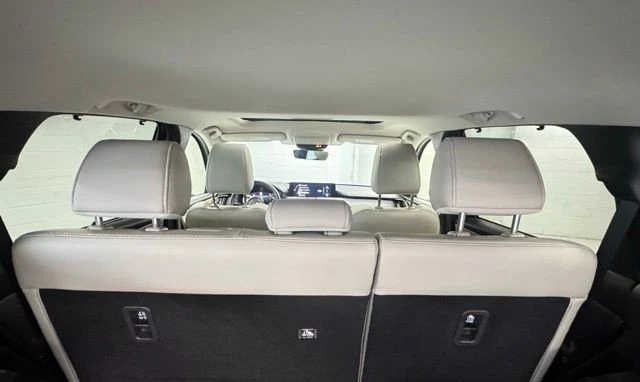 2025 Mazda CX-70 - Image 11 of 29