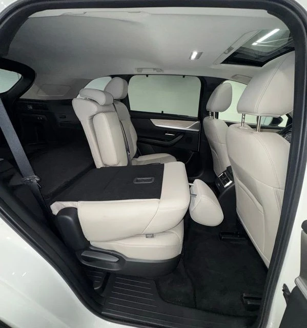 2025 Mazda CX-70 - Image 14 of 29