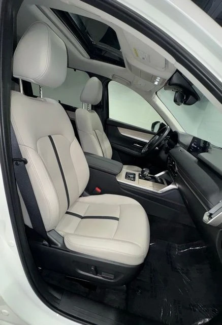 2025 Mazda CX-70 - Image 16 of 29