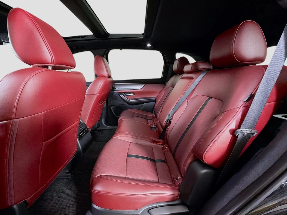 2025 Mazda CX-70 - Image 25 of 31