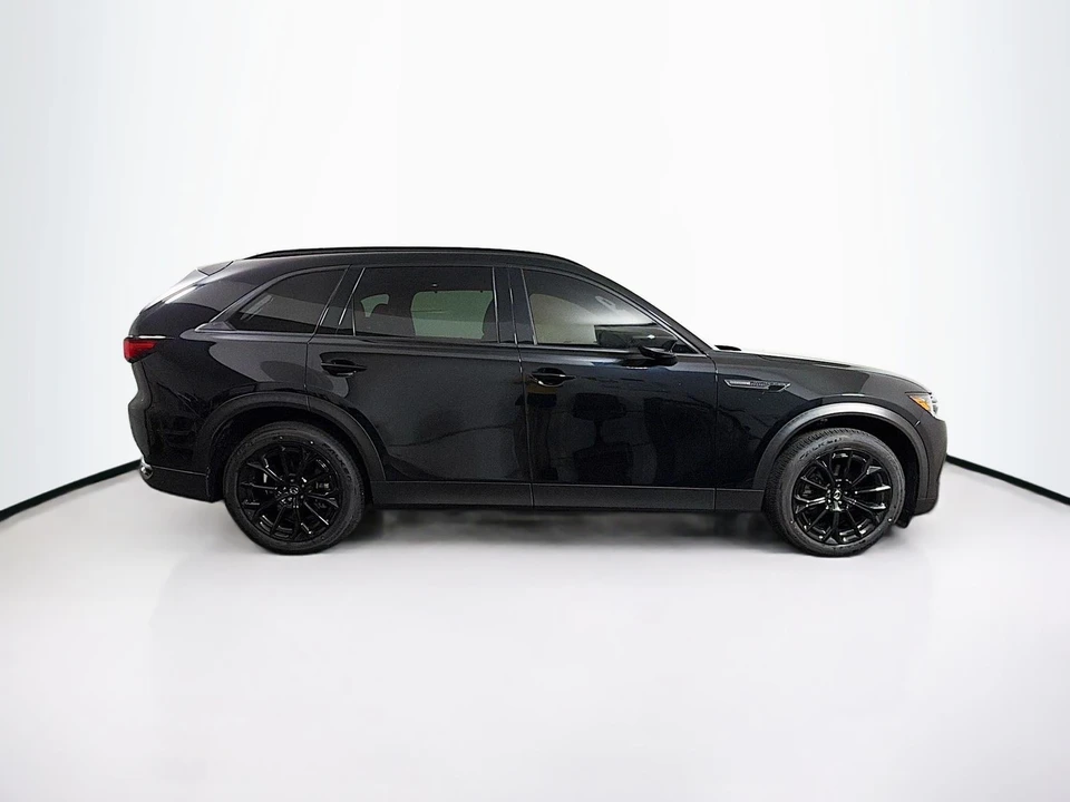 2025 Mazda CX-70 - Image 9 of 31