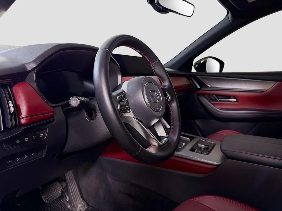 2025 Mazda CX-70 - Image 11 of 31