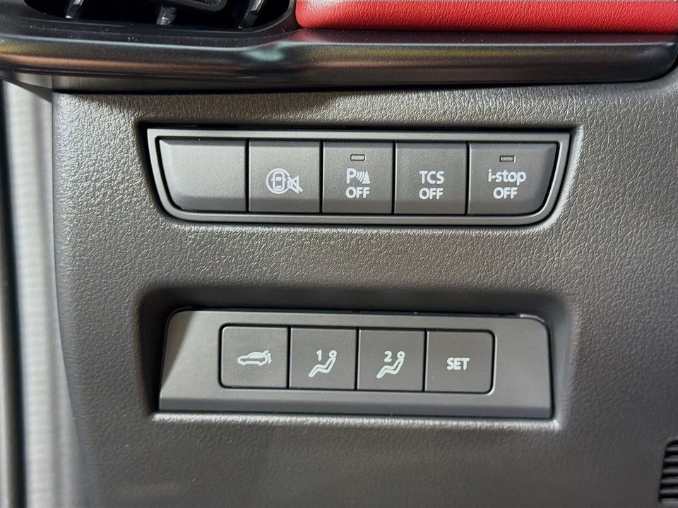2025 Mazda CX-70 - Image 12 of 31