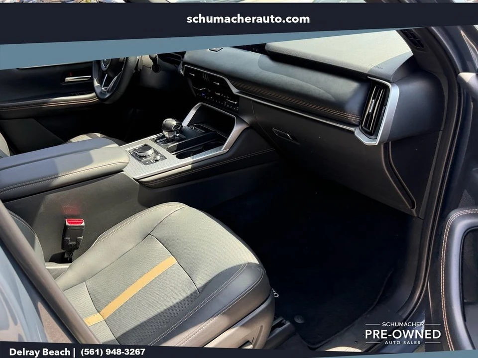 2025 Mazda CX-70 - Image 19 of 31