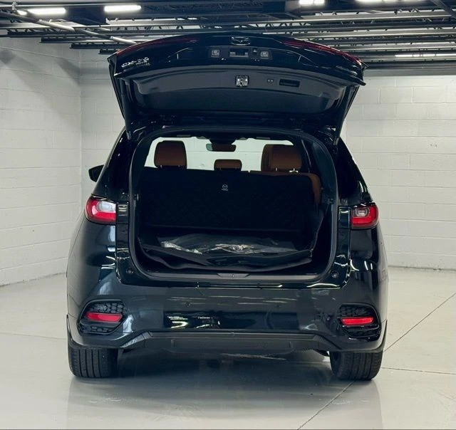 2025 Mazda CX-70 - Image 10 of 21