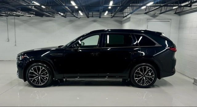 2025 Mazda CX-70 - Image 3 of 29