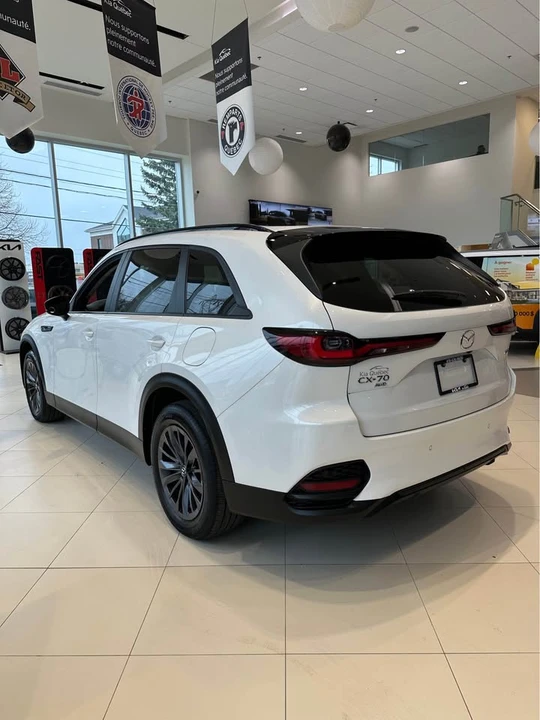 2025 Mazda CX-70 - Image 2 of 7