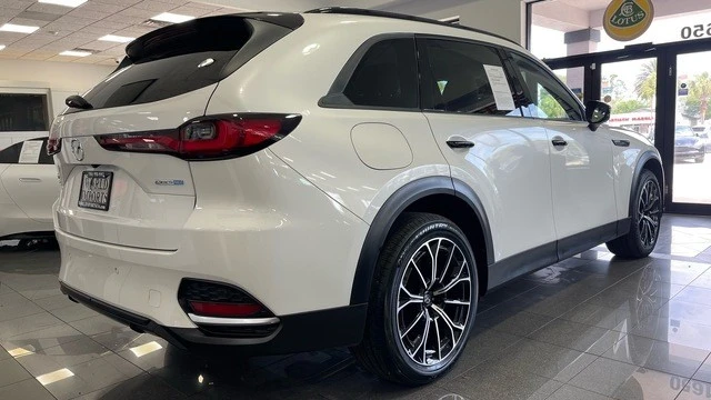 2025 Mazda CX-70 - Image 5 of 31