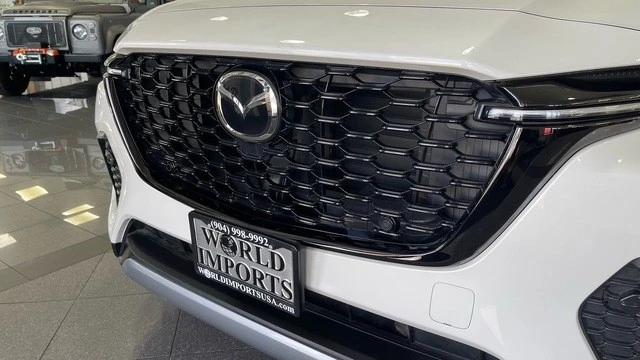 2025 Mazda CX-70 - Image 11 of 31
