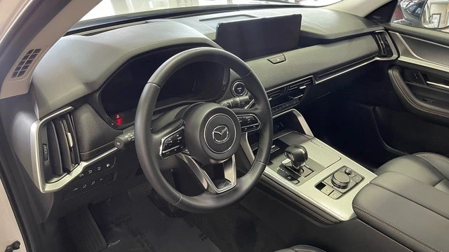 2025 Mazda CX-70 - Image 25 of 31