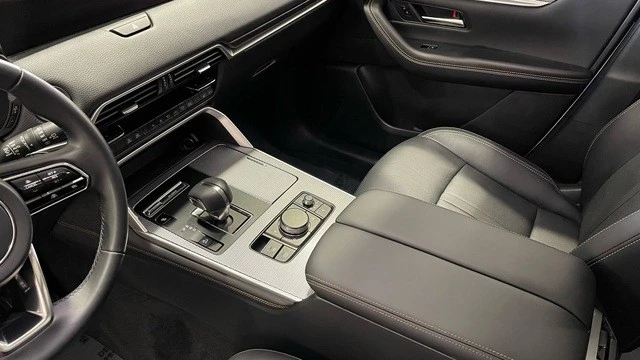 2025 Mazda CX-70 - Image 27 of 31