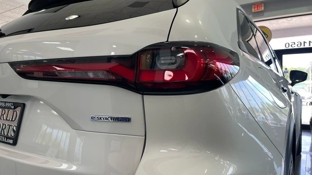 2025 Mazda CX-70 - Image 17 of 31