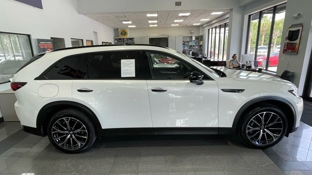 2025 Mazda CX-70 - Image 6 of 31