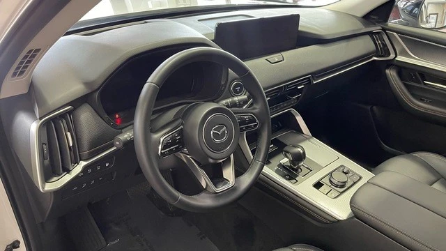 2025 Mazda CX-70 - Image 25 of 31