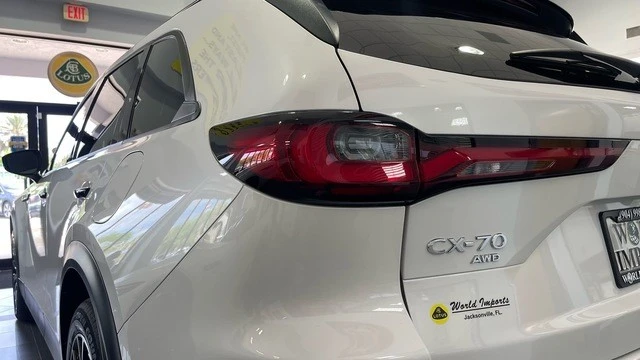 2025 Mazda CX-70 - Image 15 of 31