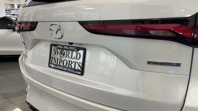 2025 Mazda CX-70 - Image 18 of 31