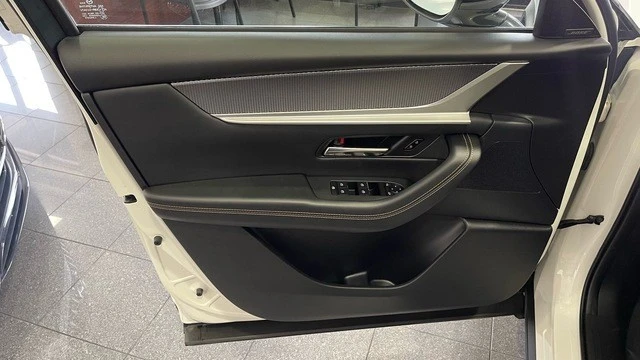 2025 Mazda CX-70 - Image 23 of 31